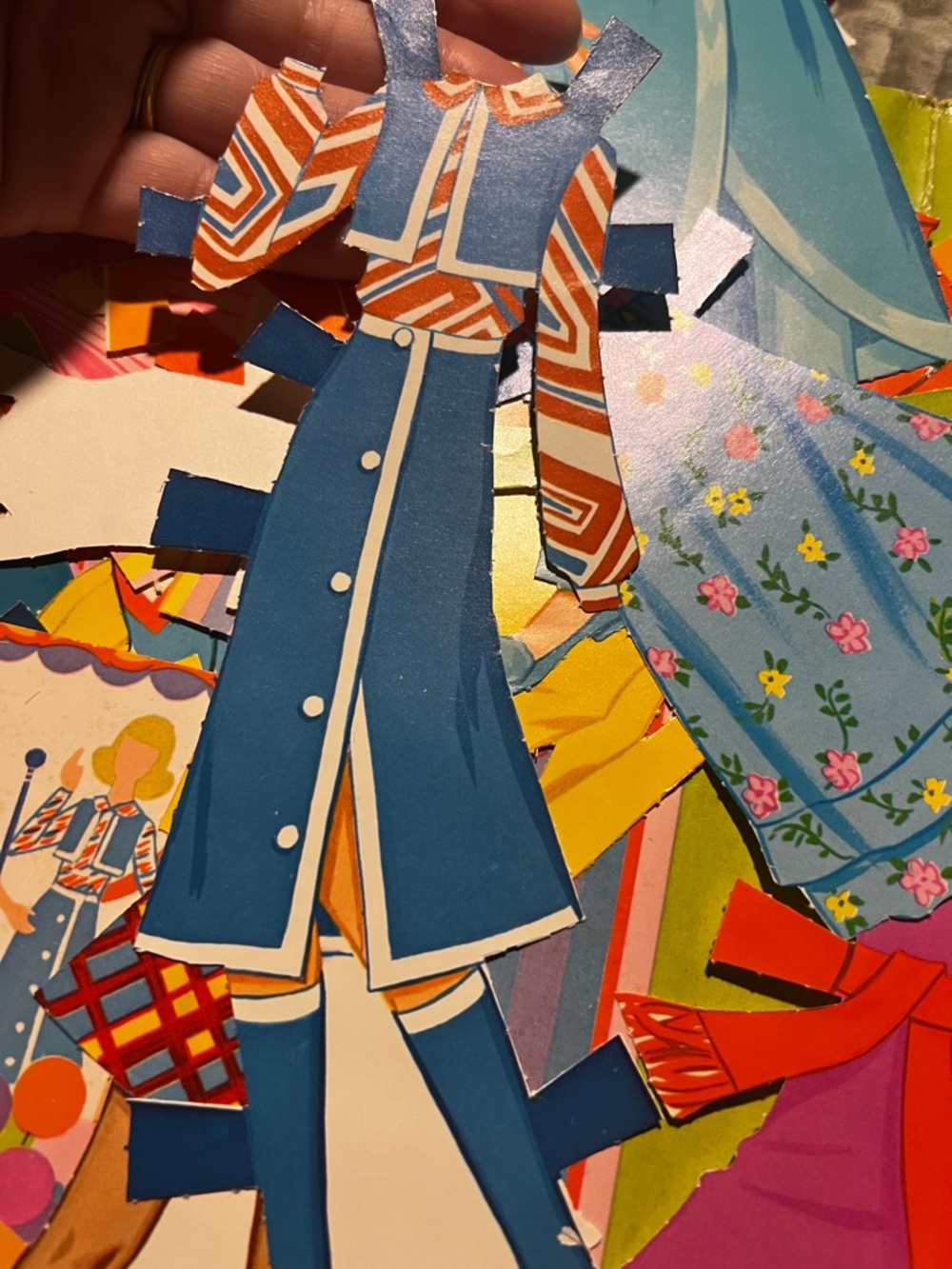 Barbie Vintage Paper doll Book with Barbie and friends - Picture 13 of 14